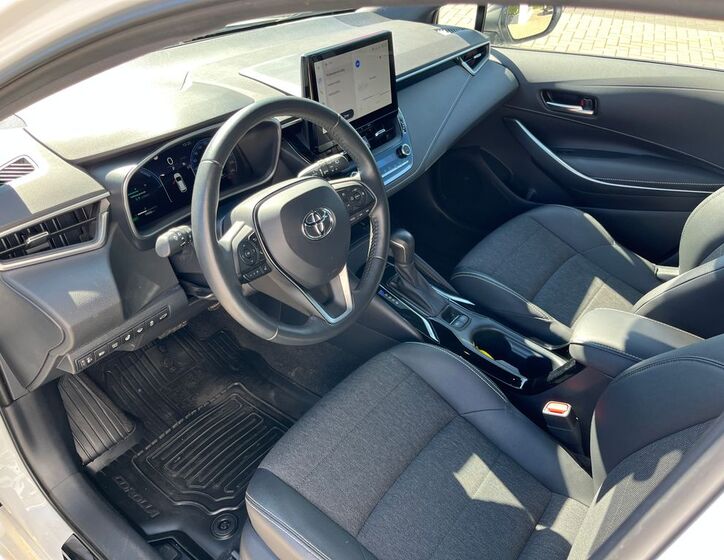 Toyota Corolla 16