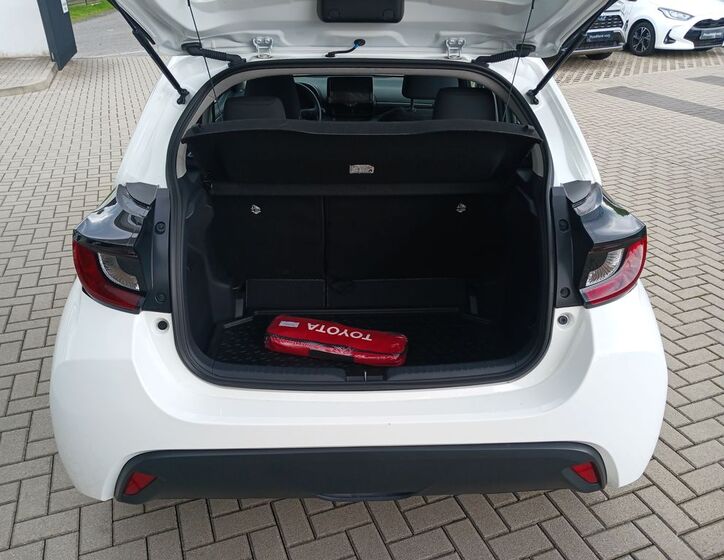 Toyota Yaris 12