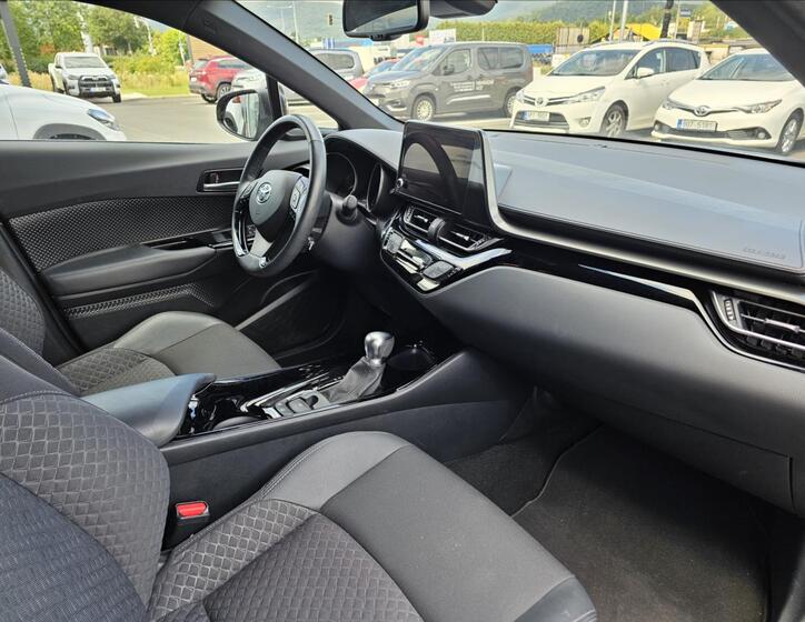 Toyota C-HR 14