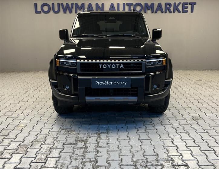 Toyota Land Cruiser 4