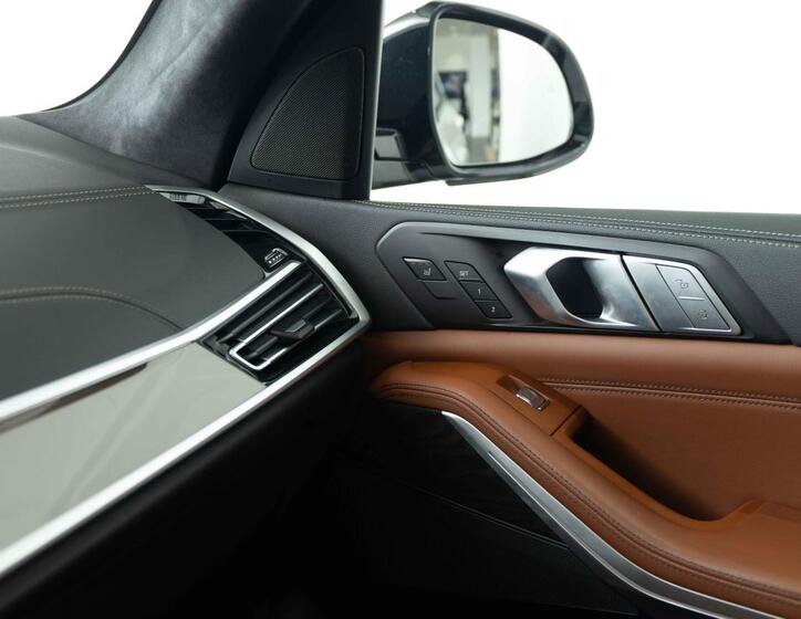 BMW X7 16