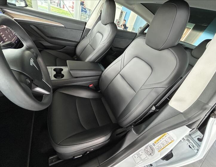 Tesla Model 3 18
