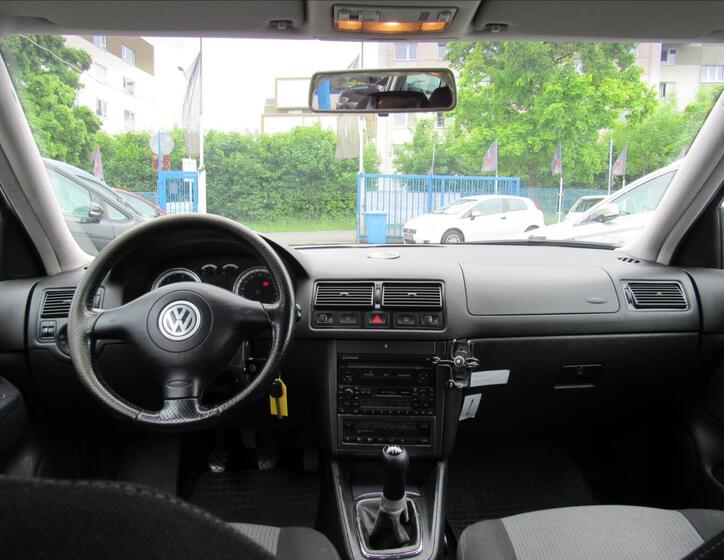 Volkswagen Golf 11