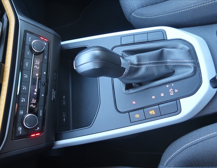 Seat Arona 23