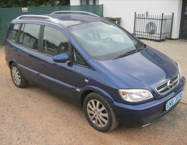 Opel Zafira 8
