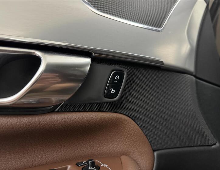 Volvo XC90 36