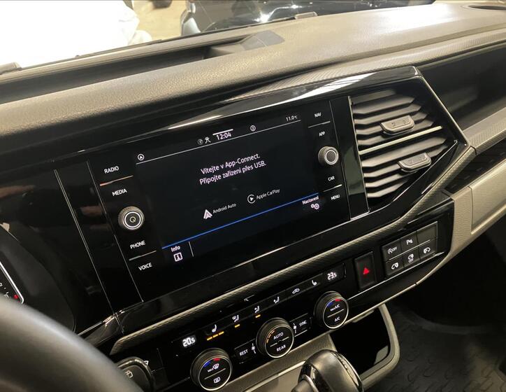 Volkswagen Caravelle 10