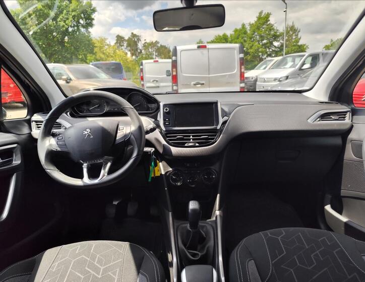 Peugeot 2008 4