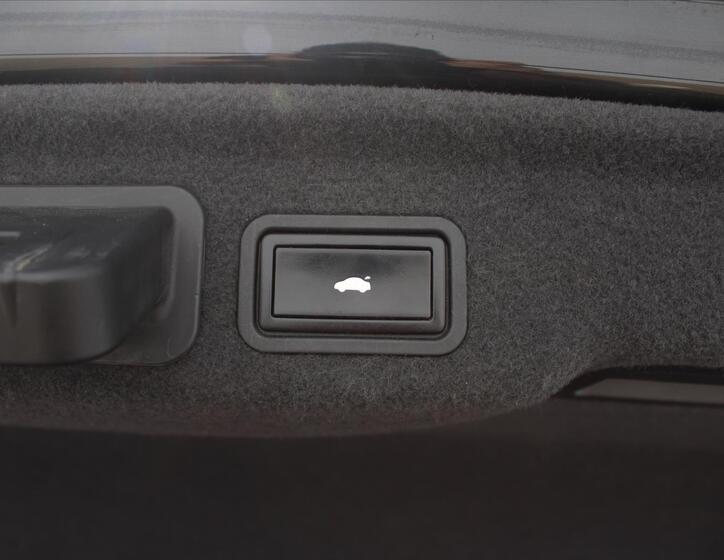 Audi A8 13