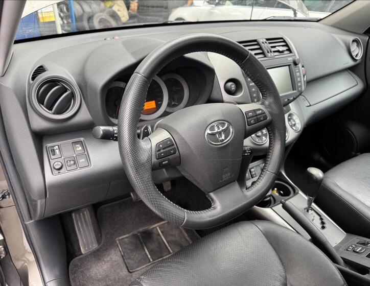 Toyota RAV4 29