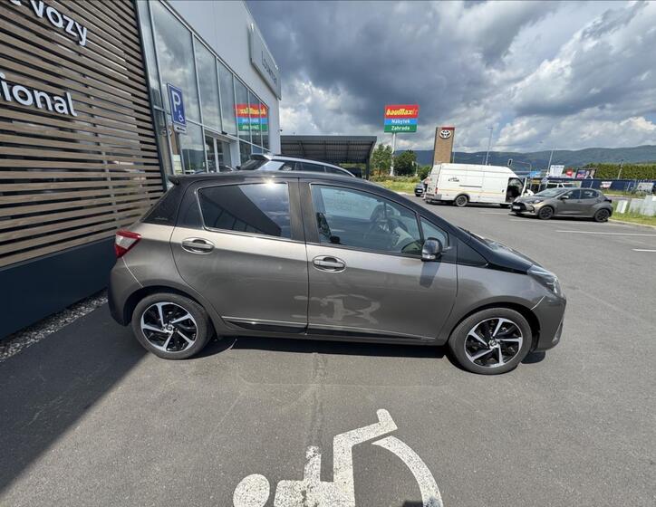 Toyota Yaris 14