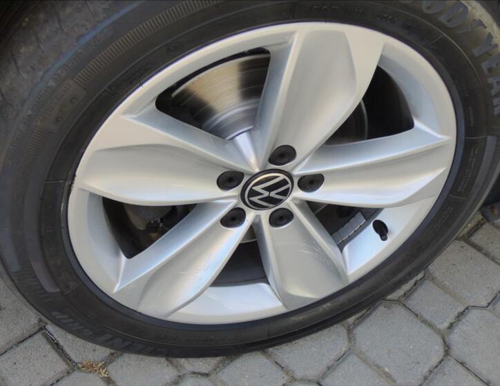 Volkswagen Passat 64