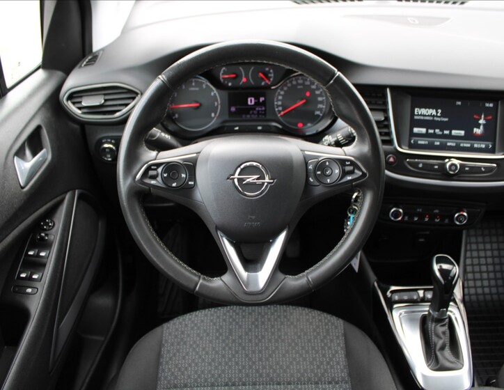 Opel Crossland 10