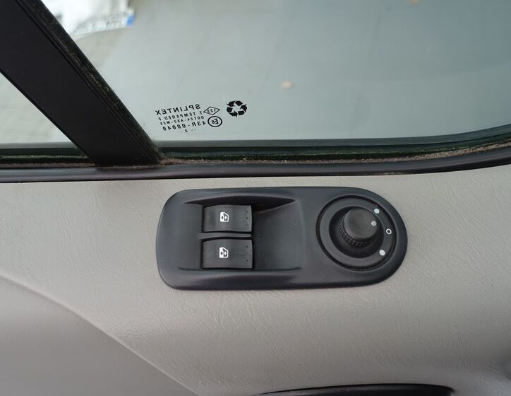 Opel Vivaro 12