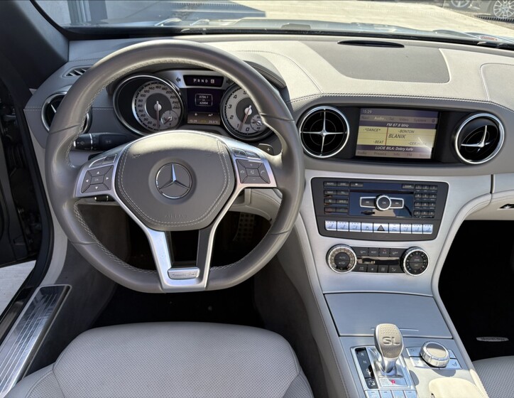 Mercedes-Benz SL 16