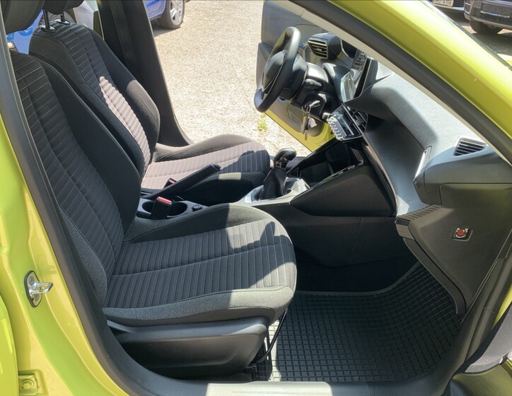Peugeot 208 11