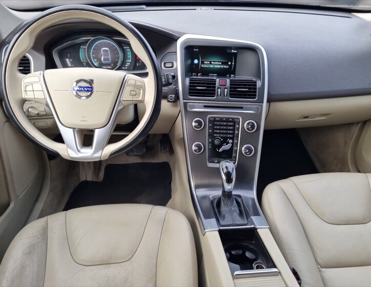 Volvo XC60 8