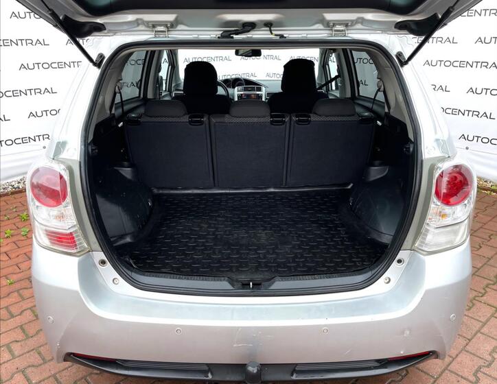 Toyota Verso 10