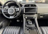 Jaguar F-Pace 15