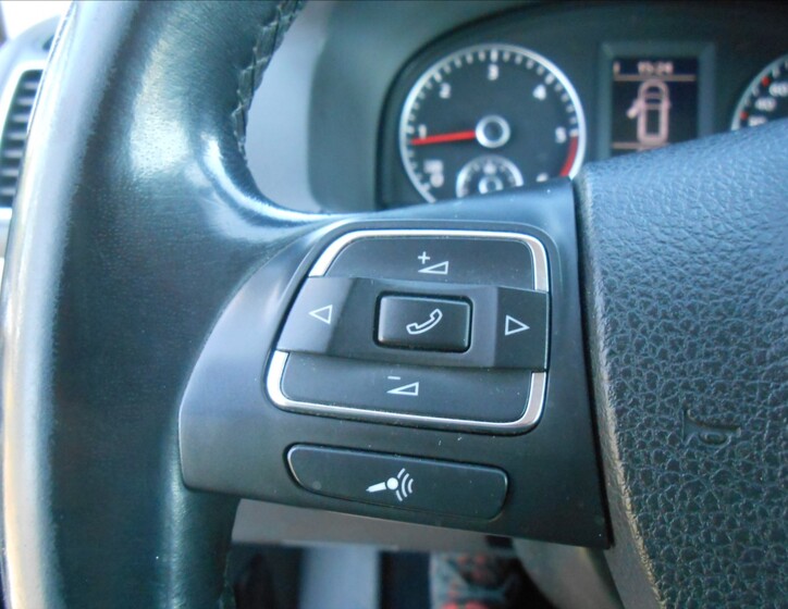 Volkswagen Touran 27