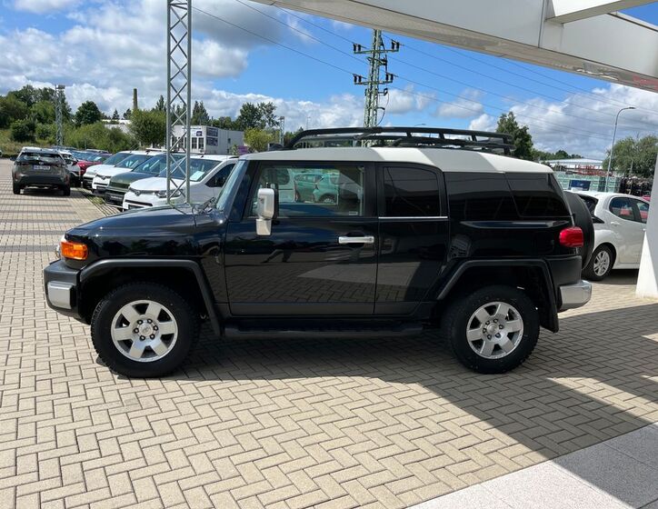 Toyota FJ 3