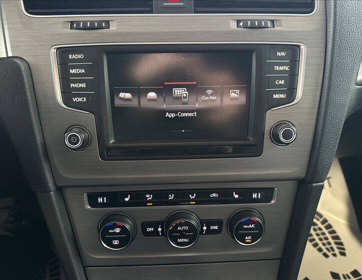 Volkswagen Golf 13