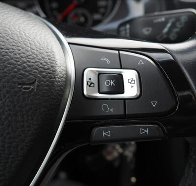 Volkswagen Golf 22