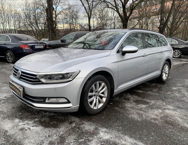 Volkswagen Passat 1