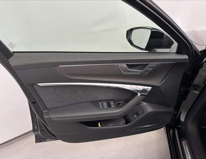 Audi S6 27