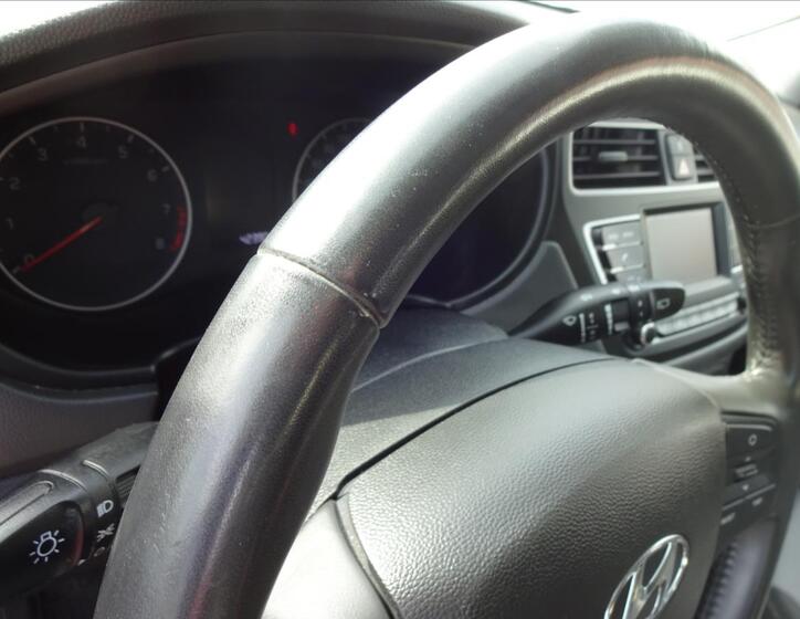 Hyundai i20 38
