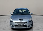 Peugeot 5008 1