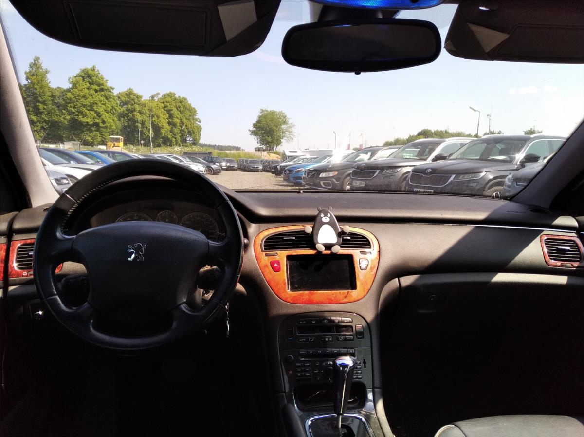 Peugeot 607