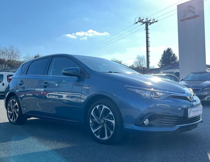 Toyota Auris 15