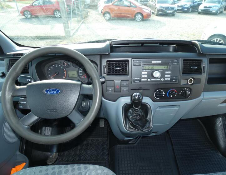 Ford Transit 7
