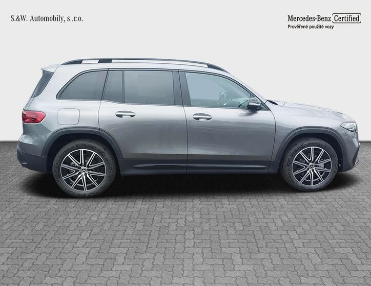 Mercedes-Benz EQB 7