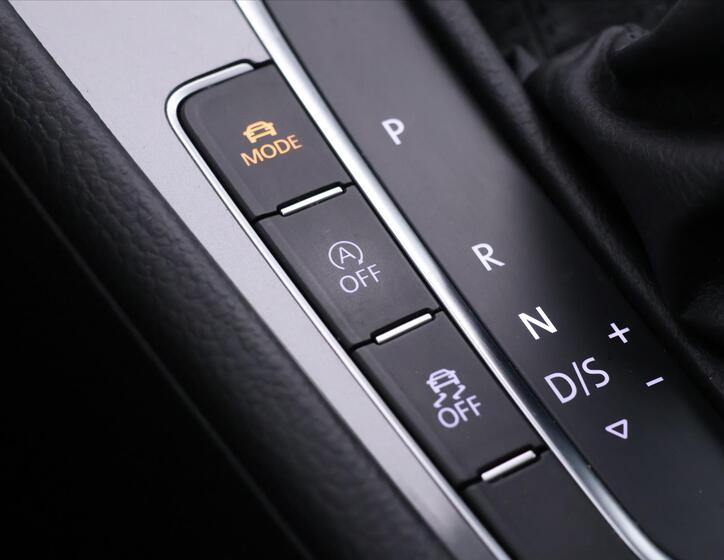 Volkswagen Golf 23