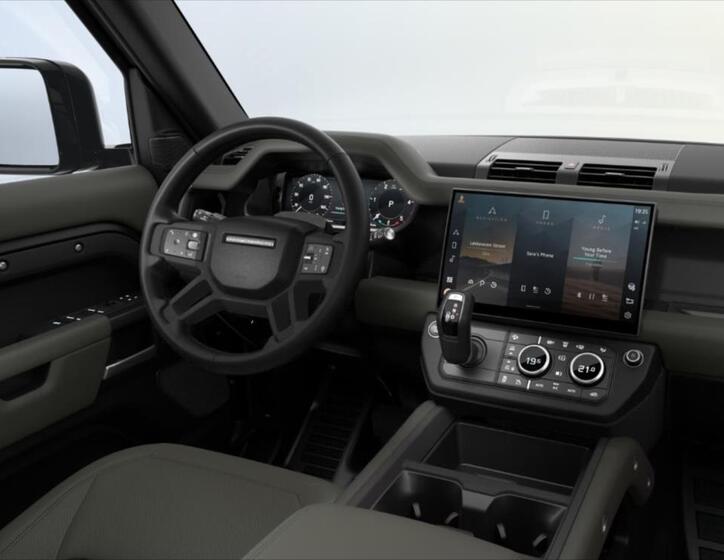 Land Rover Defender 6