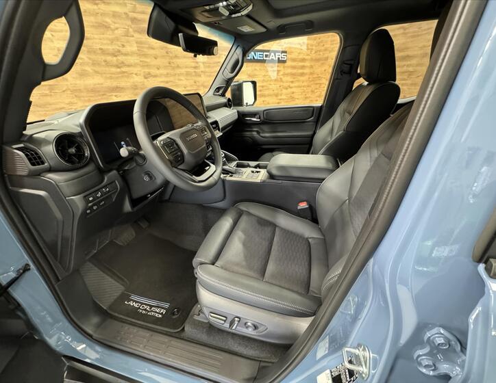 Toyota Land Cruiser 14
