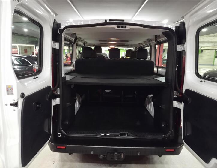 Renault Trafic 8