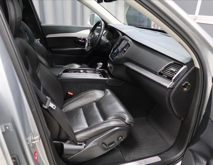 Volvo XC90 12