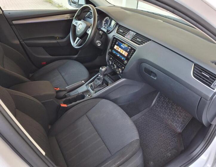 Škoda Octavia 16