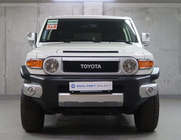 Toyota FJ 2