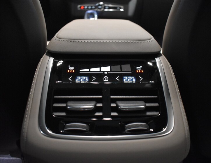 Volvo XC90 38
