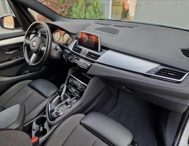 BMW Řada 2 13
