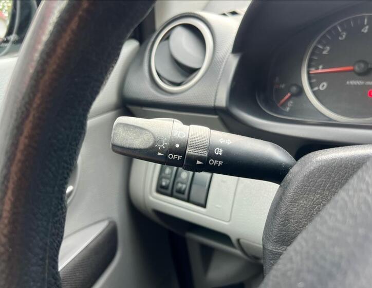 Mazda 2 23