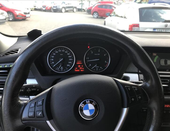 BMW X5 8