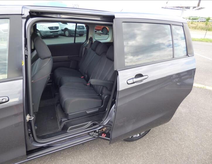 Mazda 5 33