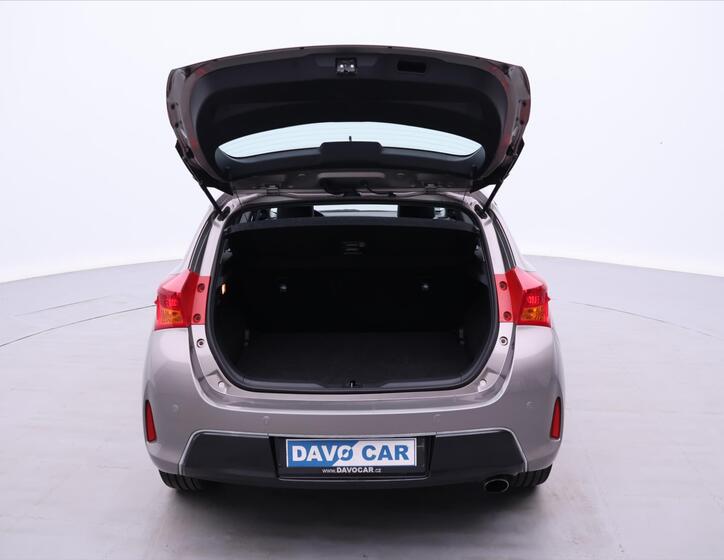 Toyota Auris 9