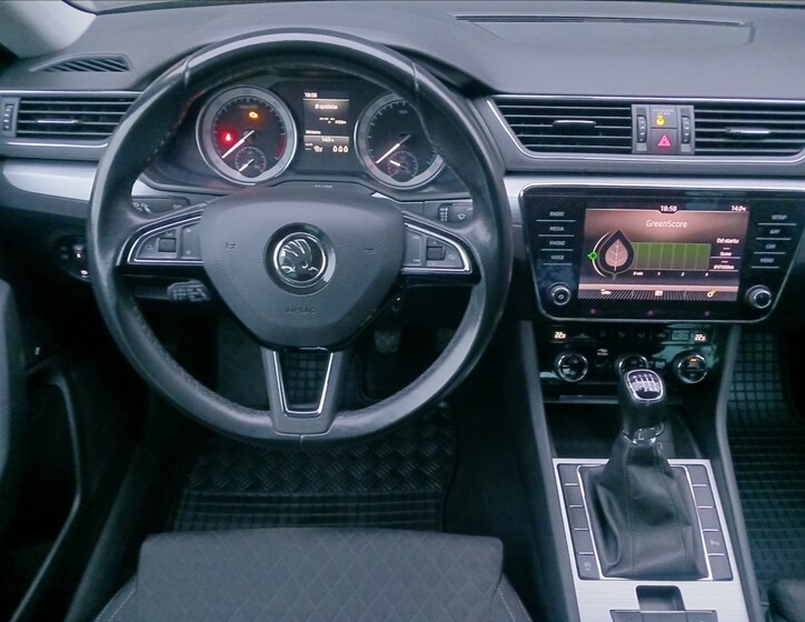 Škoda Superb 11