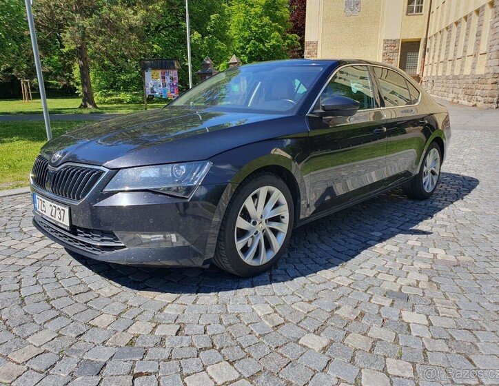 Škoda Superb 9